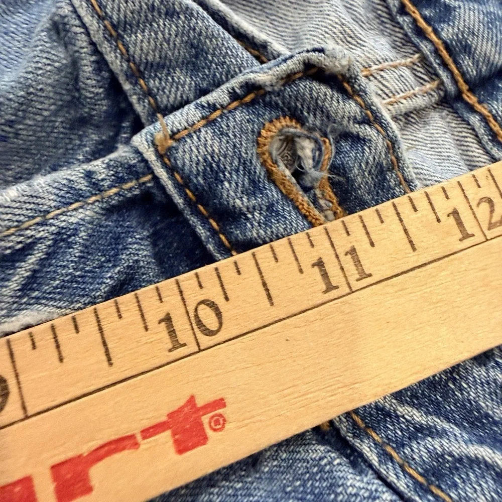 Vintage Levi's 501 Light Wash Jeans W38 L32 - Factory 589 (Colombia)